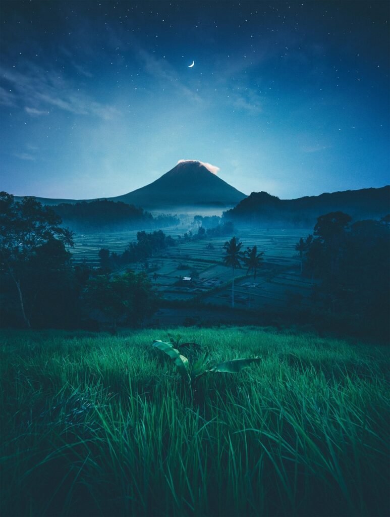 mountain, beautiful wallpaper, valley, night, mobile wallpaper, nature, ipad wallpaper, wallpaper, samsung wallpaper, moon, stars, bali, mobile wallpaper 4k, lock screen wallpaper, indonesia, landscape, phone wallpaper, background, iphone wallpaper