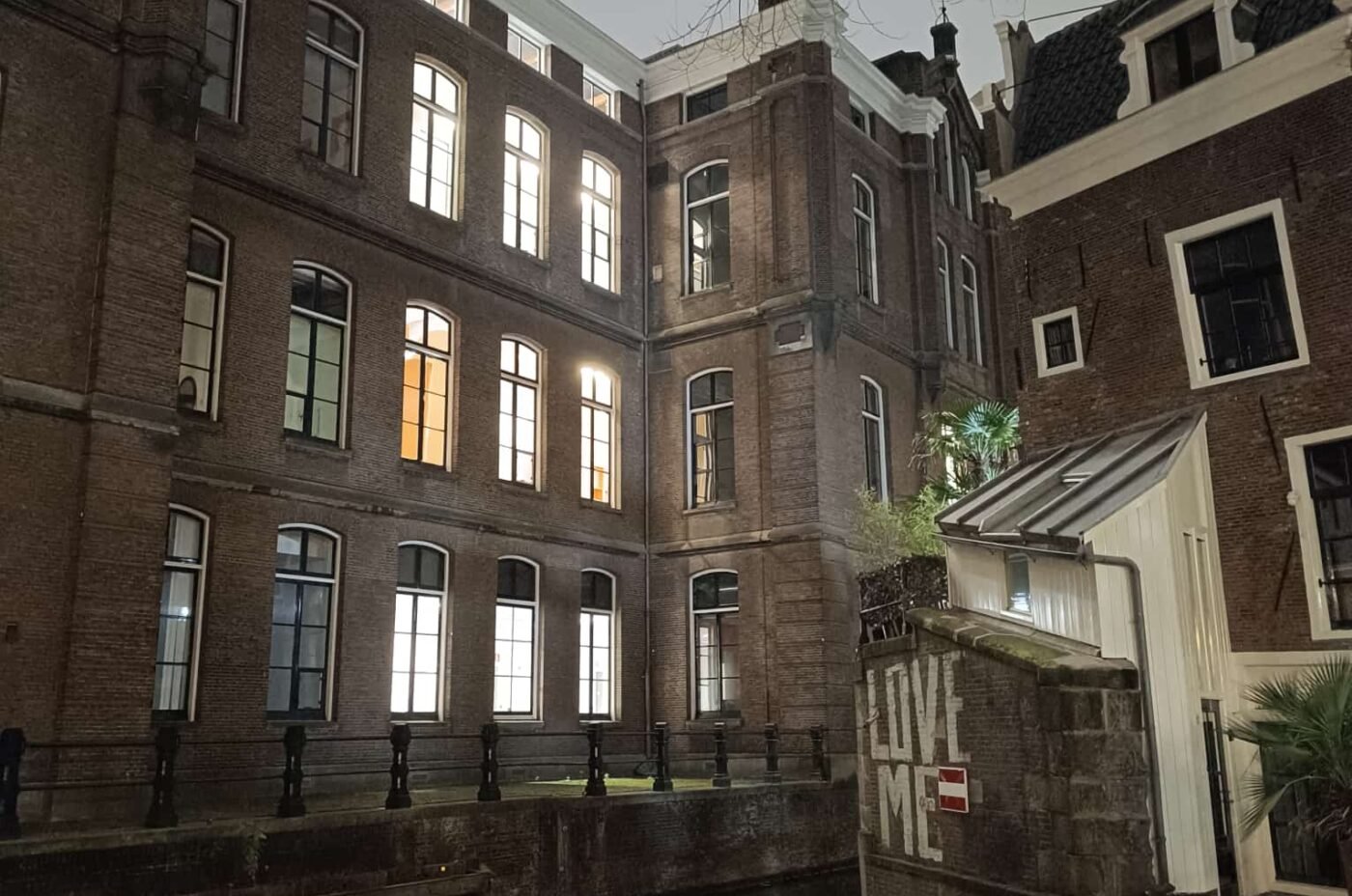 Amsterdam, la geografia del ritorno